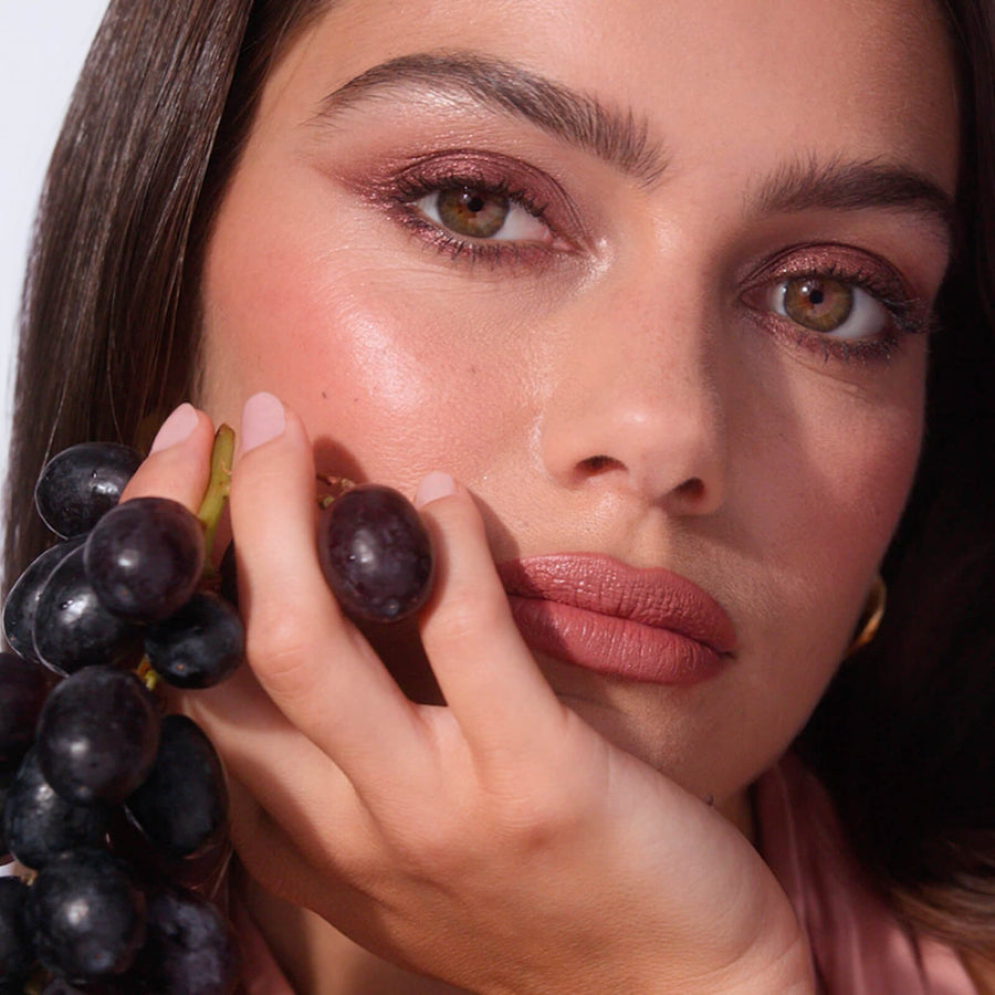 ZOEVA - Velvet Love Eyeliner Pencil (Metallic Smoky Grape) - EYELINER