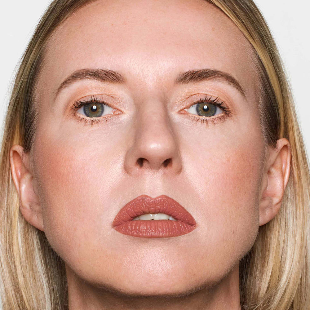 ZOEVA - Velvet Love Matte Hyaluronic Long-Lasting Lipstick (Zoe) - LIPSTICK